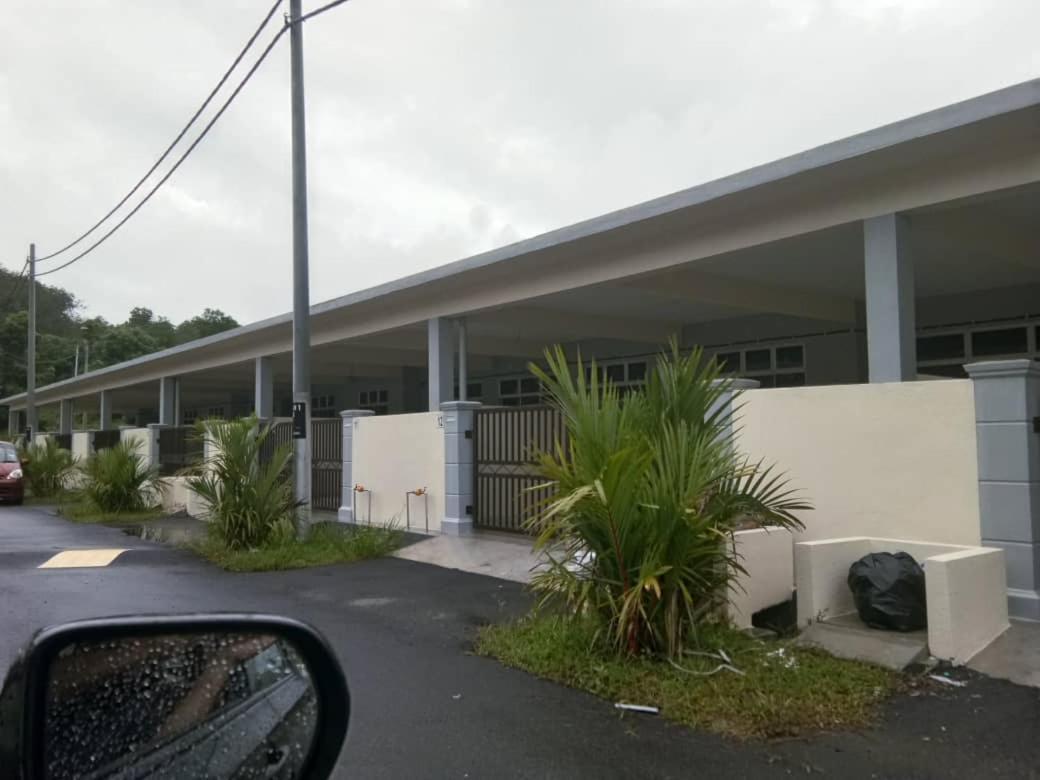 Ulfah Mersing Kültér fotó